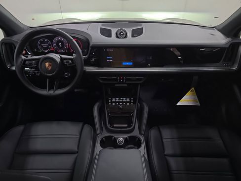 New 2025 Porsche Cayenne image 13