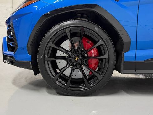 Used 2021 Lamborghini Urus AWD/4WD image 34