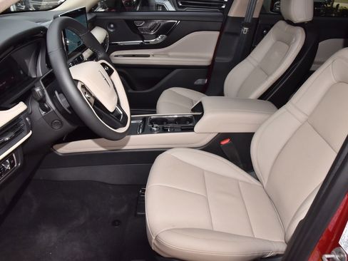 New 2026 Lincoln Corsair Reserve image 13