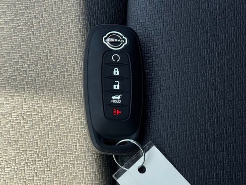 Used 2024 Nissan Rogue SV w/ SV Premium Package AWD/4WD image 35