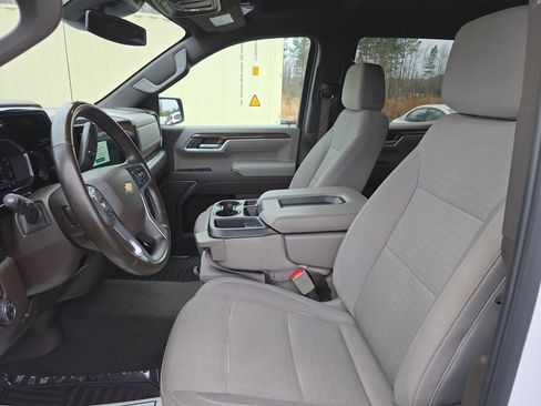 Used 2025 Chevrolet Silverado 1500 LT image 13