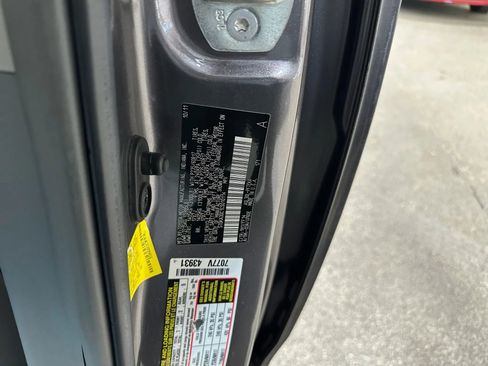 Used 2012 Toyota Sienna image 46