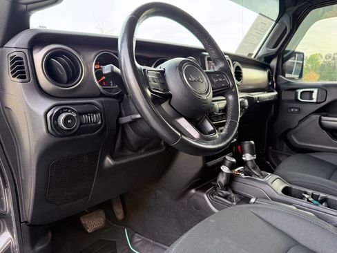 Used 2020 Jeep Wrangler Sport image 22