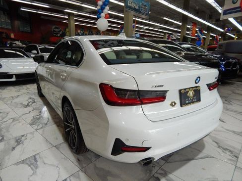 Used 2019 BMW 330i xDrive Sedan w/ Convenience Package image 9