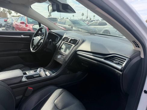 Used 2019 Ford Fusion Titanium AWD/4WD image 22