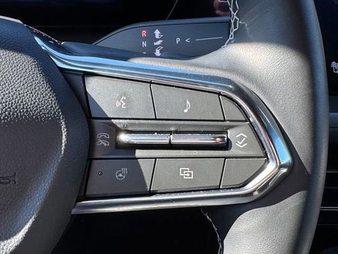 New 2025 Chevrolet Traverse LT image 26