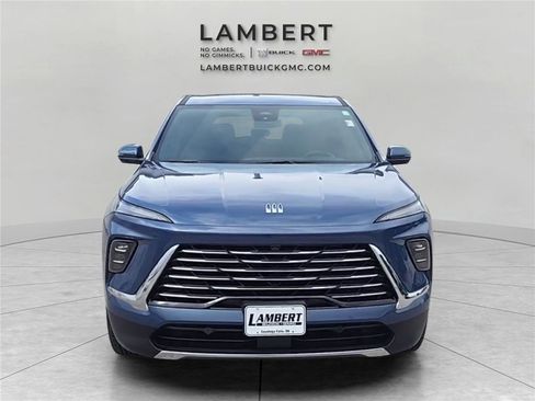 Used 2025 Buick Enclave Preferred image 8