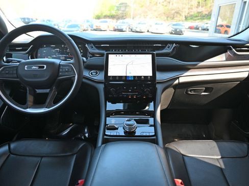 Used 2023 Jeep Grand Cherokee 30th Anniversary AWD/4WD image 17