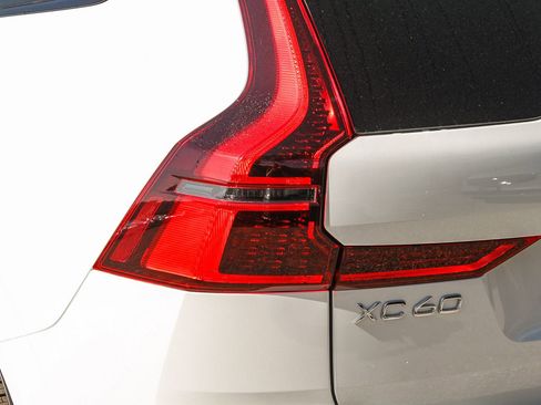 New 2026 Volvo XC60 T8 Ultra w/ Protection Package Premier AWD/4WD image 8