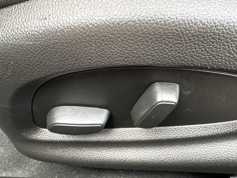 Certified 2024 Chevrolet Camaro LT RWD image 29