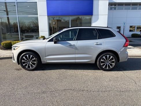 Used 2025 Volvo XC60 B5 Plus AWD/4WD image 2