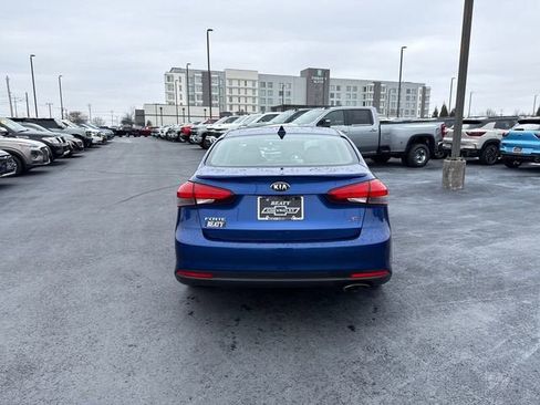 Used 2017 Kia Forte S FWD image 4