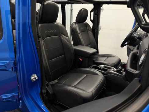 Used 2022 Jeep Wrangler Unlimited Sahara w/ Cold Weather Group AWD/4WD image 50