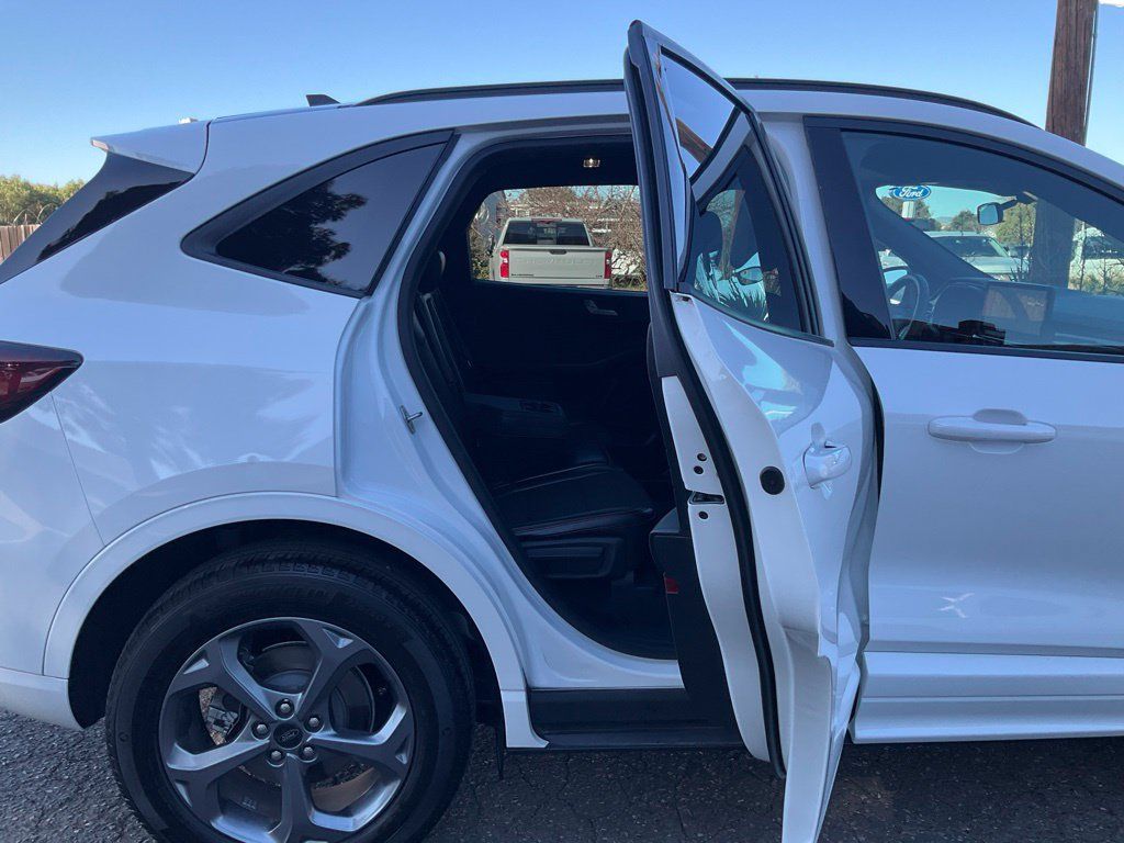 Used 2024 Ford Escape ST-Line Select w/ Tech Pack #1 AWD/4WD image 47