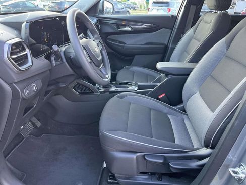 Used 2025 Chevrolet TrailBlazer LT AWD/4WD image 13