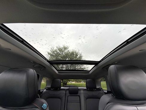 Used 2020 Lincoln Corsair AWD w/ Premium Package image 16
