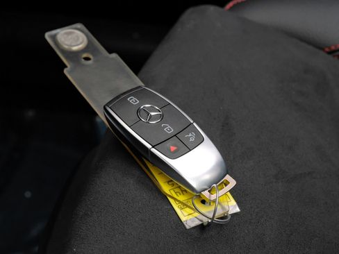 Used 2025 Mercedes-Benz CLA 250 w/ AMG Night Package image 59