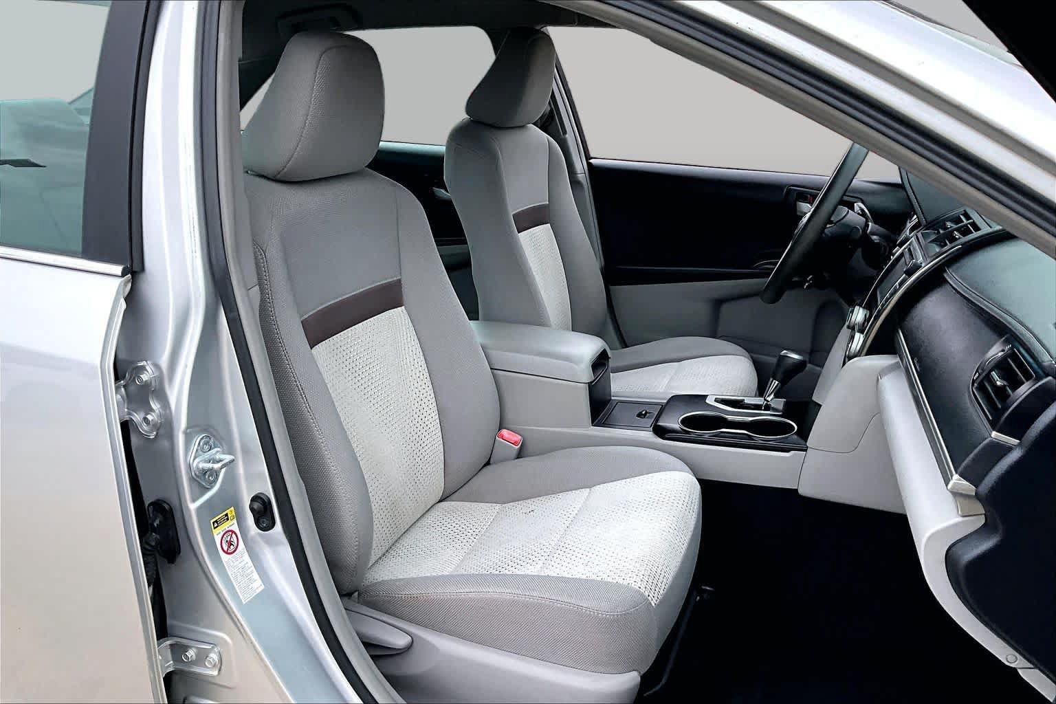 Used 2012 Toyota Camry LE FWD image 8