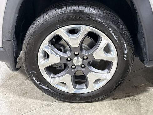 Used 2019 Jeep Compass Limited image 25