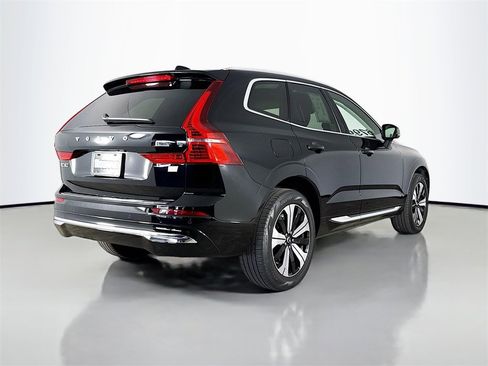 Certified 2023 Volvo XC60 T8 Core w/ Climate Package image 7