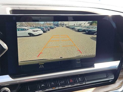 Used 2023 Chevrolet Silverado 1500 LT AWD/4WD image 15