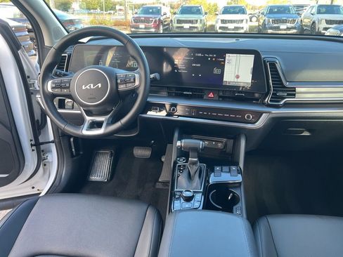 Certified 2025 Kia Sportage EX image 17