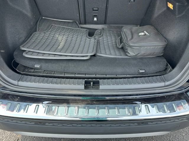 Certified 2022 Volkswagen Taos SEL AWD/4WD image 17