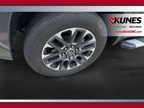 Used 2022 Toyota Tundra Limited w/ Power Package AWD/4WD image 13