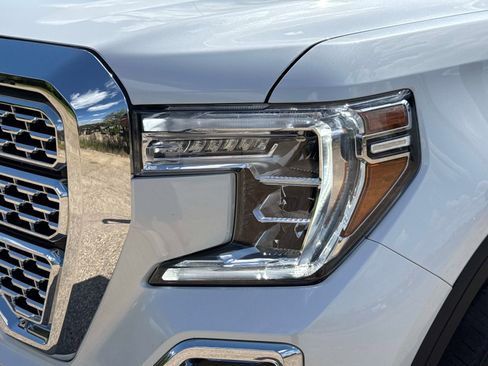 Used 2021 GMC Sierra 1500 Denali w/ Denali Ultimate Package AWD/4WD image 9