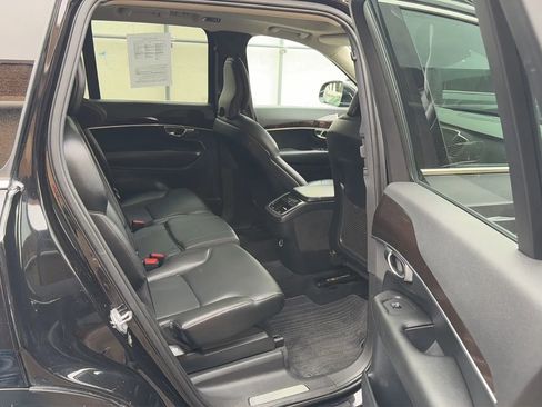 Used 2019 Volvo XC90 T5 Momentum AWD/4WD image 25
