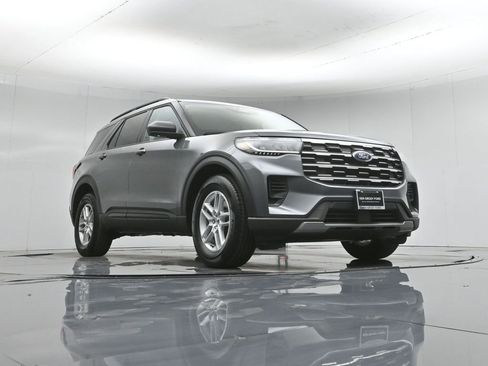 New 2026 Ford Explorer Active RWD image 46
