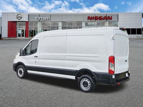 Used 2023 Ford Transit 250 Medium Roof RWD image 7