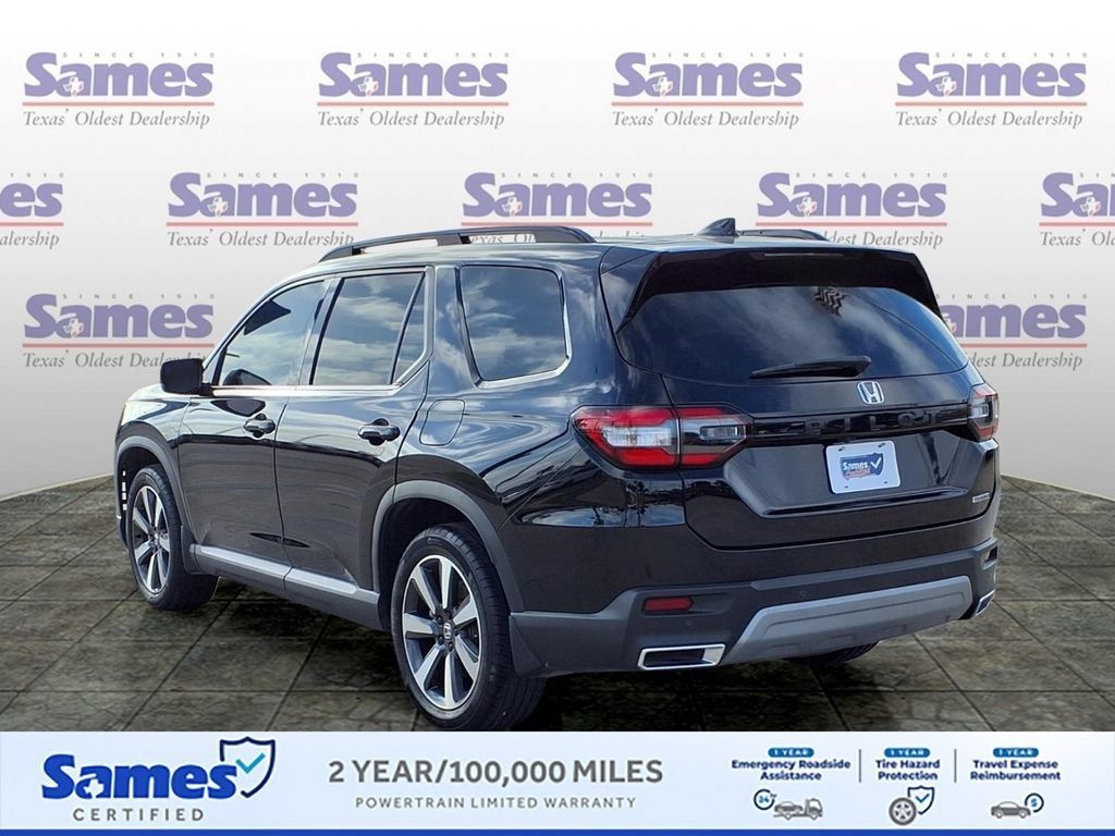 Used 2025 Honda Pilot Touring image 5