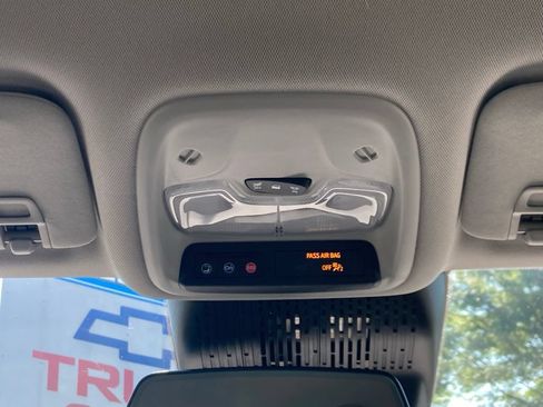Used 2027 Chevrolet Bolt LT w/ Comfort Package FWD image 12