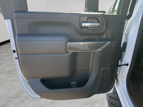 Used 2022 GMC Sierra 2500 AT4 w/ AT4 Premium Plus Package image 17