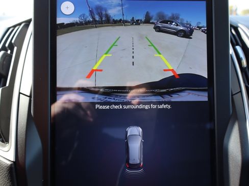 Used 2024 Ford Edge SEL w/ Sport Appearance Package image 18