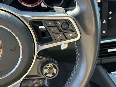 Used 2023 Porsche Cayenne Platinum Edition image 25