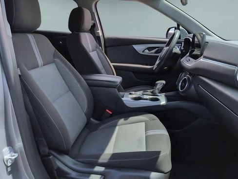 Used 2025 Chevrolet Blazer LT FWD image 29