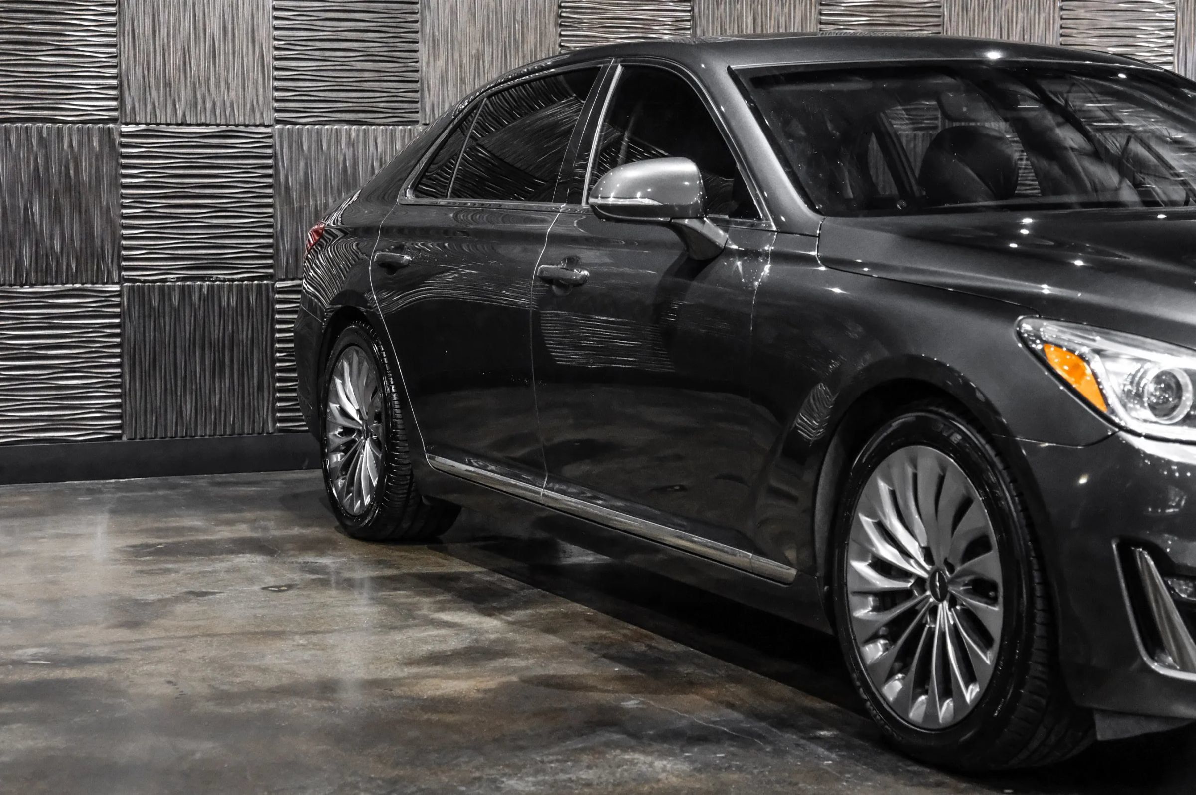 Used 2018 Genesis G90 3.3T Premium AWD/4WD image 6