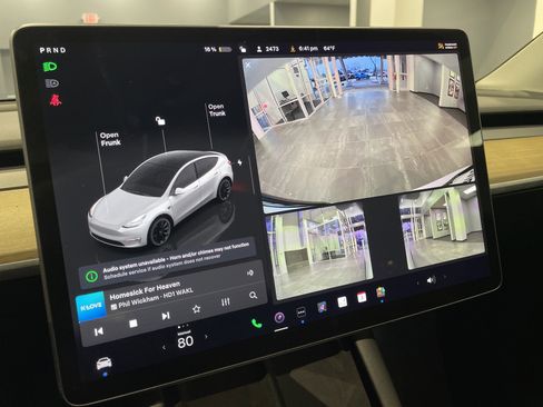 Used 2023 Tesla Model Y AWD image 29