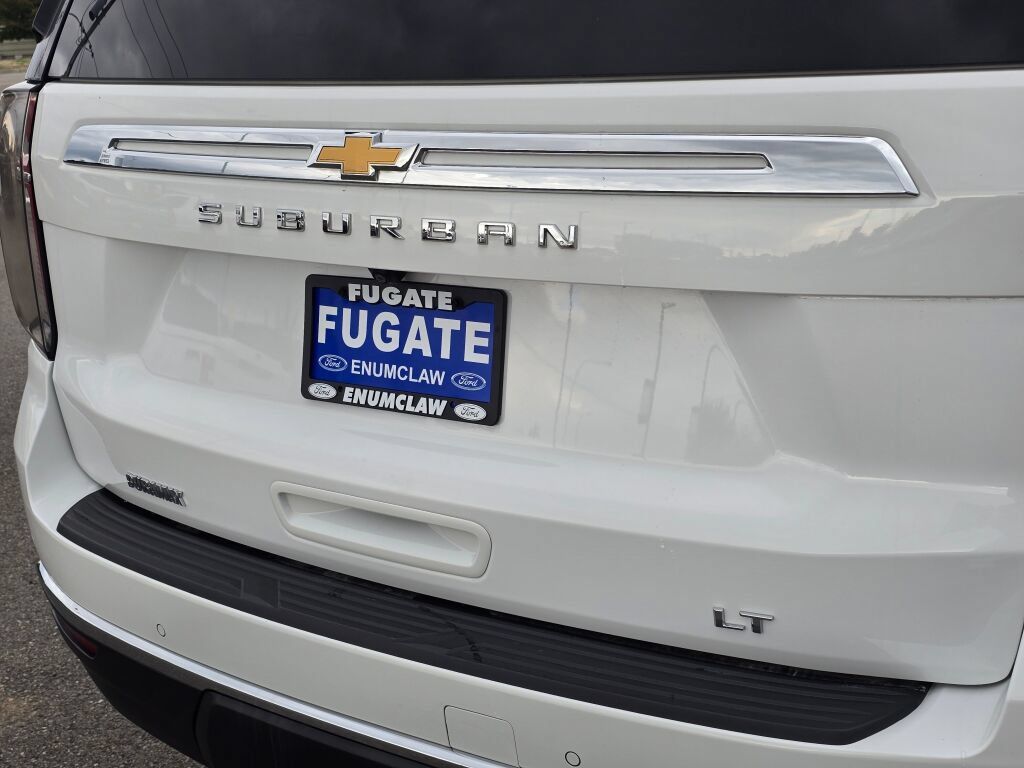 Used 2022 Chevrolet Suburban LT w/ Luxury Package AWD/4WD image 15