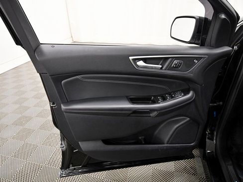 Used 2019 Ford Edge Titanium w/ Canadian Touring Package image 13