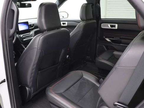 Used 2022 Ford Explorer ST-Line w/ Class IV Trailer Tow Package image 11