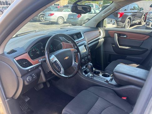 Used 2017 Chevrolet Traverse LT w/ Style and Technology Package AWD/4WD image 12