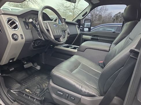 Used 2013 Ford F250 Lariat w/ Lariat Ultimate Pkg image 3