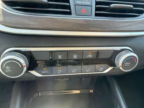 Used 2024 Nissan Altima 2.5 SV FWD image 18