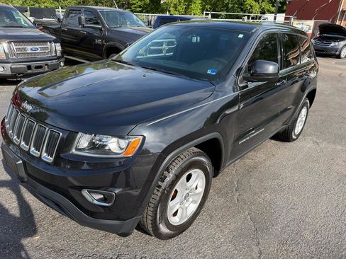 Used 2014 Jeep Grand Cherokee Laredo w/ Quick Order Package 23E AWD/4WD image 3