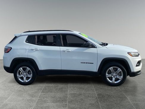 Used 2023 Jeep Compass Latitude image 6