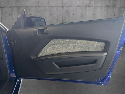 Used 2013 Ford Mustang Coupe RWD image 21