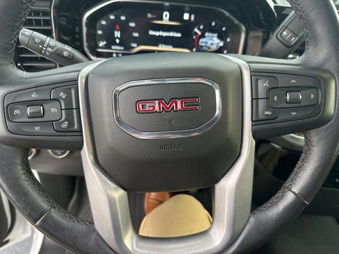 Used 2022 GMC Sierra 1500 Elevation image 17